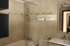 Badkamer 2 met ligbad